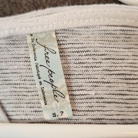 Free People Small Top Women's Long Sleeve Shirt Cut Out On Back - Picture 3 of 5